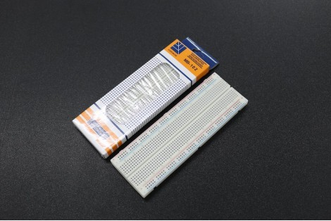 MB-102 830-Point Solderless Bread Board With Color Bar