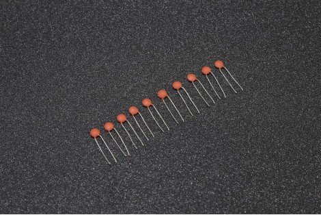 10pF 50v DIP Ceramic Disc Capacitor ( 10 )