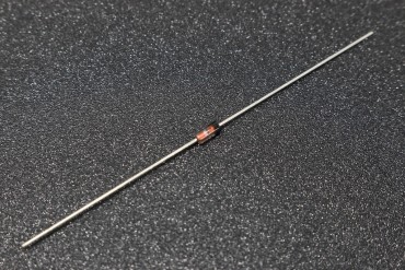BZX55C3V3 (3.3V) 0.5W Zener diode