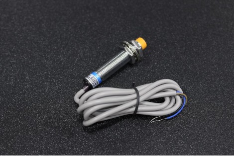 LJ12A3-4-Z/BY Inductive Proximity Sensor (PNP)